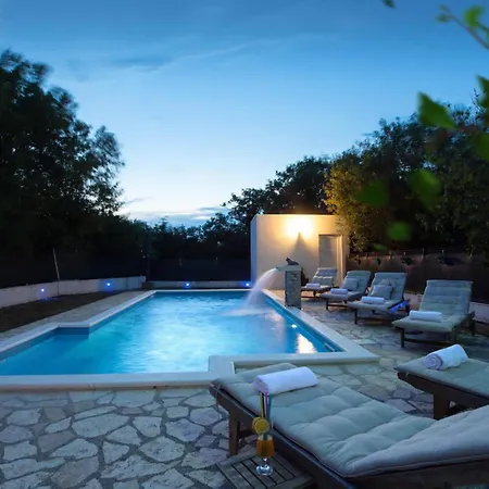 House Runjic W Pool Large Garden And Playground 別荘