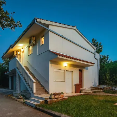 別荘 House Runjic W Pool Large Garden And Playground *