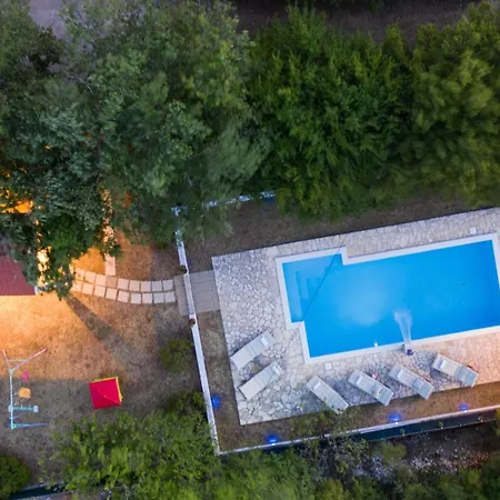 House Runjic W Pool Large Garden And Playground