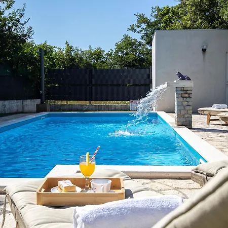 House Runjic W Pool Large Garden And Playground 別荘 Prgomet