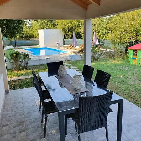 別荘 House Runjic W Pool Large Garden And Playground *