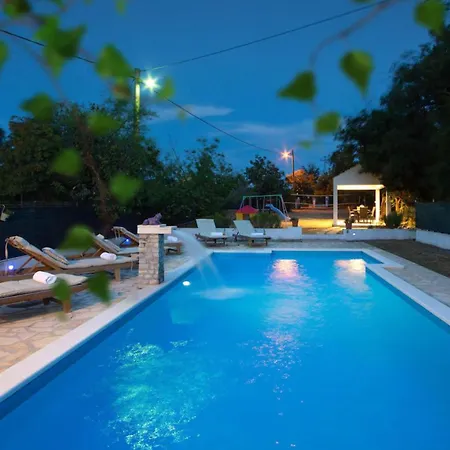 House Runjic W Pool Large Garden And Playground * Prgomet
