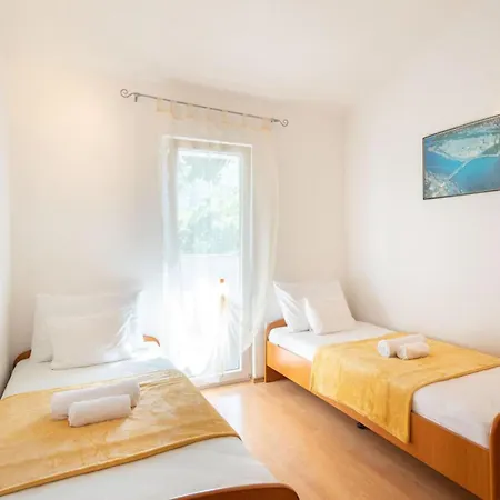 House Runjic W Pool Large Garden And Playground * Prgomet